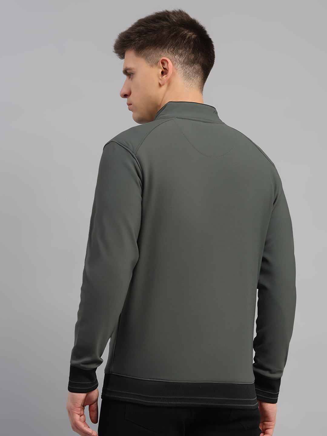 Men Green Solid Collar Full Sleeve Sweatshirt