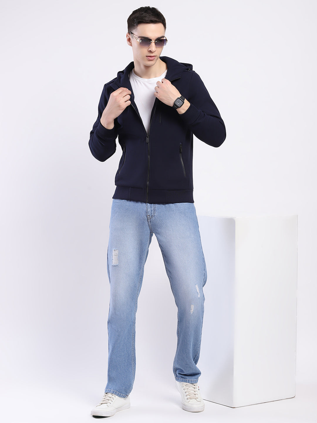 Men Navy Blue Solid Hooded Full Sleeve Sweatshirt