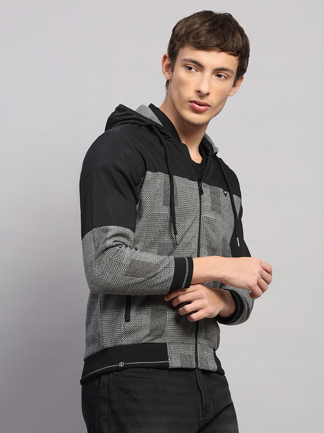 Men Black Solid Hooded Full Sleeve Sweatshirt
