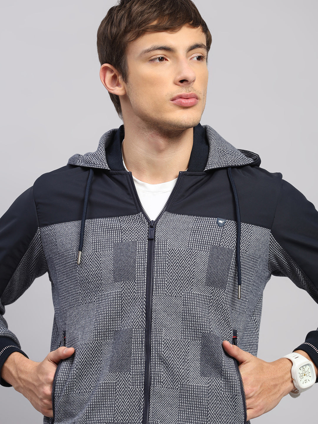 Men Navy Blue Solid Hooded Full Sleeve Sweatshirt