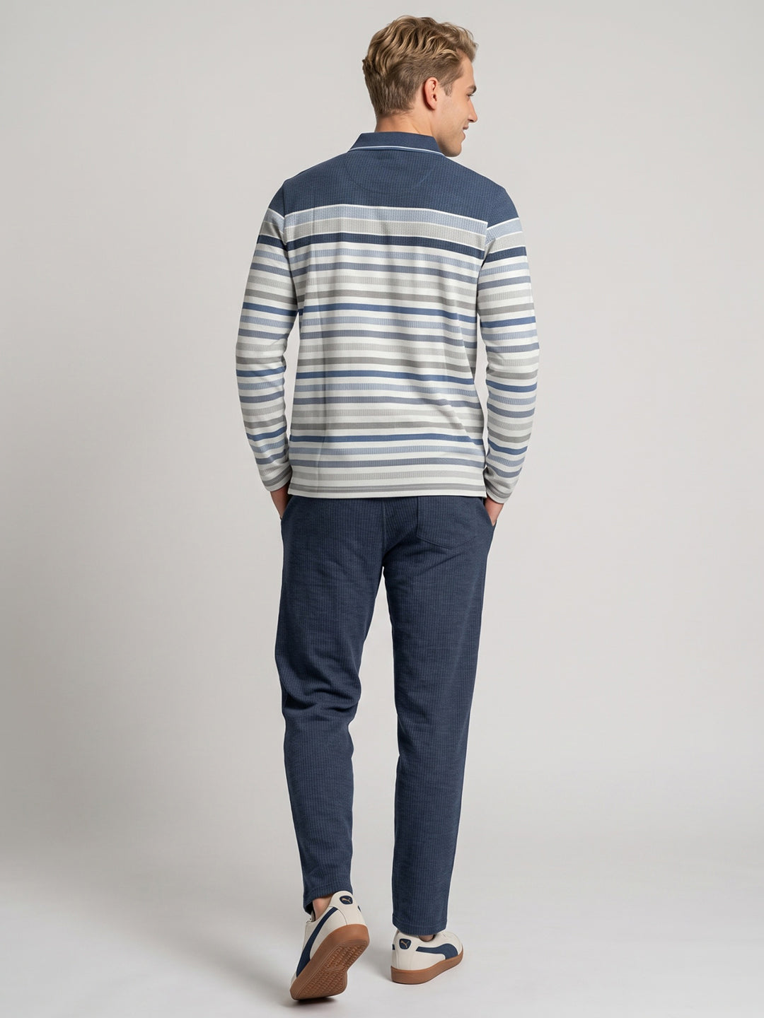 Men Blue Solid Collar Full Sleeve Winter Tracksuit
