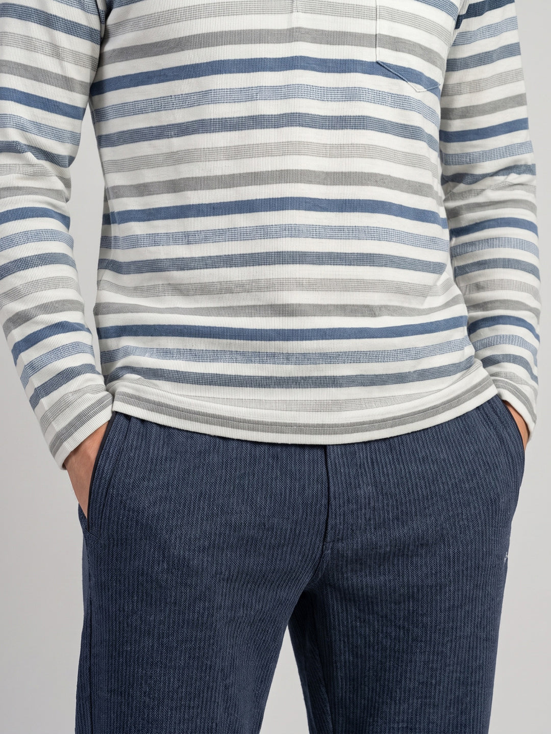 Men Blue Solid Collar Full Sleeve Winter Tracksuit