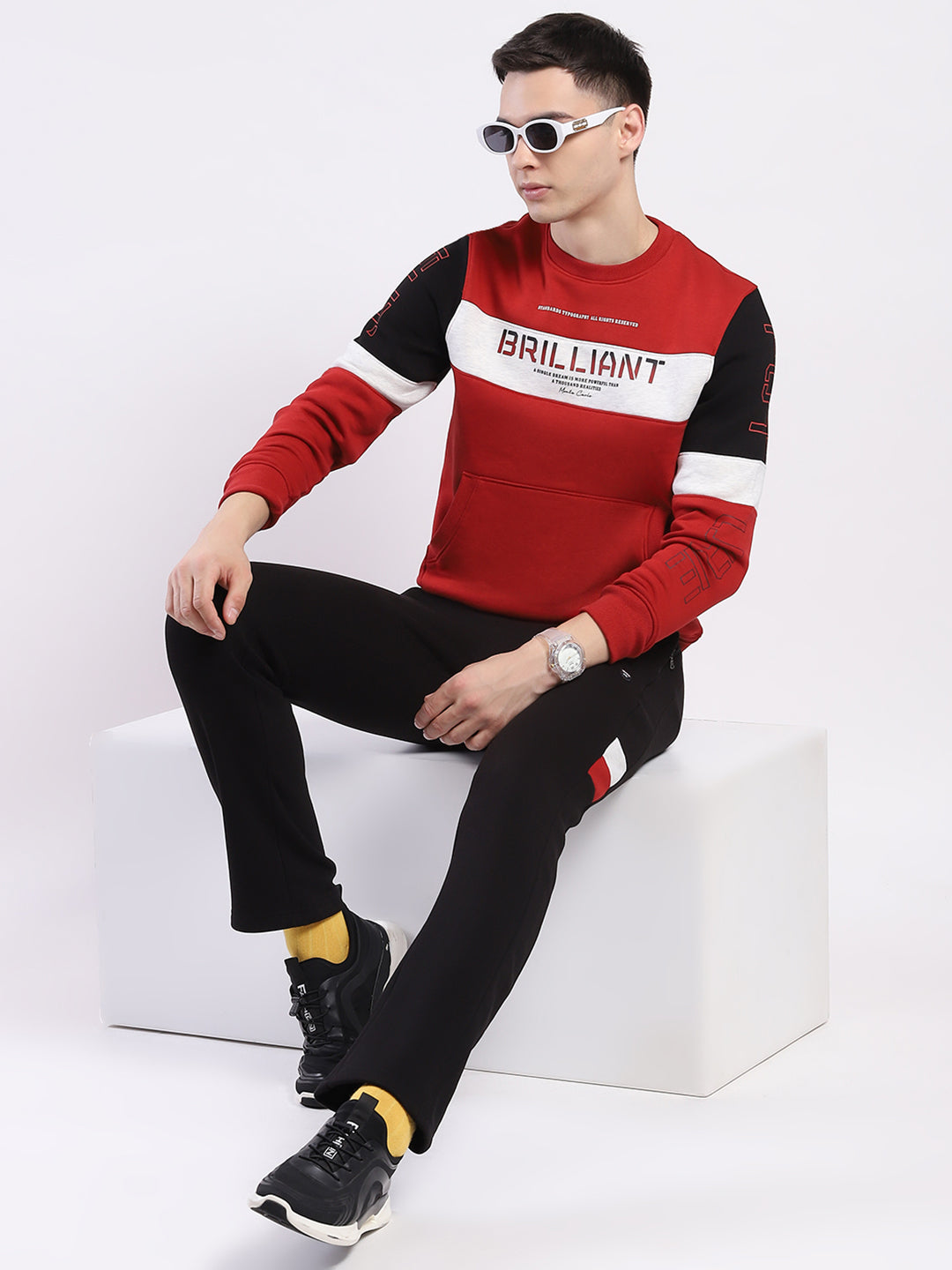 Men Maroon & Black Solid Round Neck Full Sleeve Winter Tracksuit