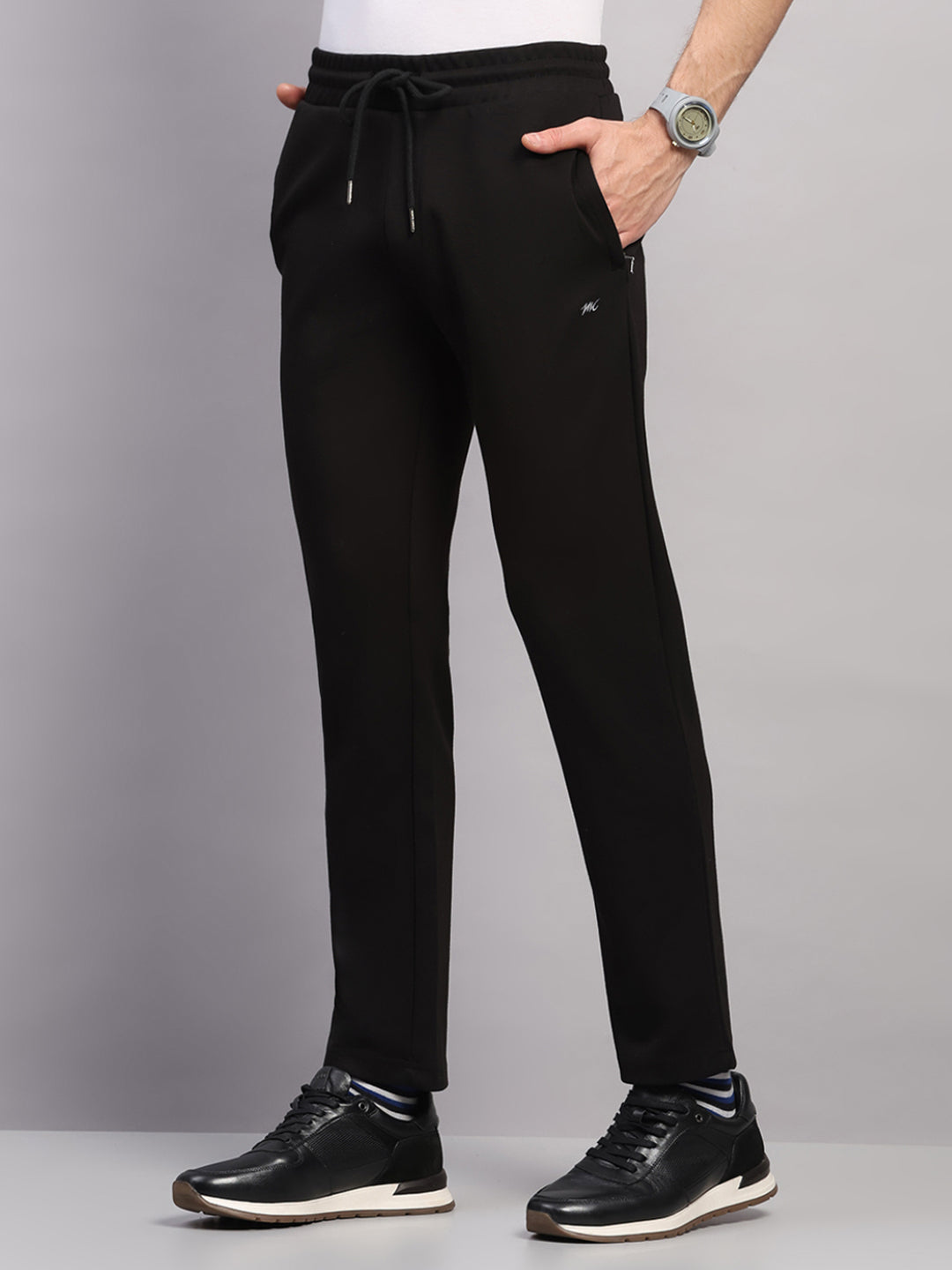 Men Black Solid Collar Full Sleeve Winter Tracksuit