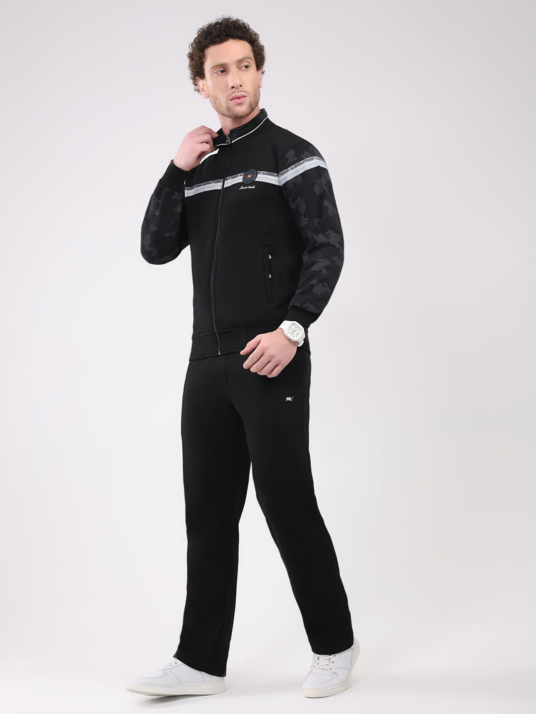 Men Black Solid Collar Full Sleeve Winter Tracksuit