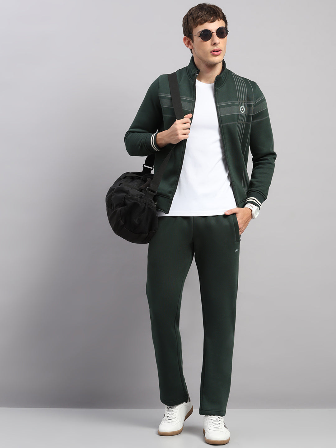 Men Green Solid Collar Full Sleeve Winter Tracksuit