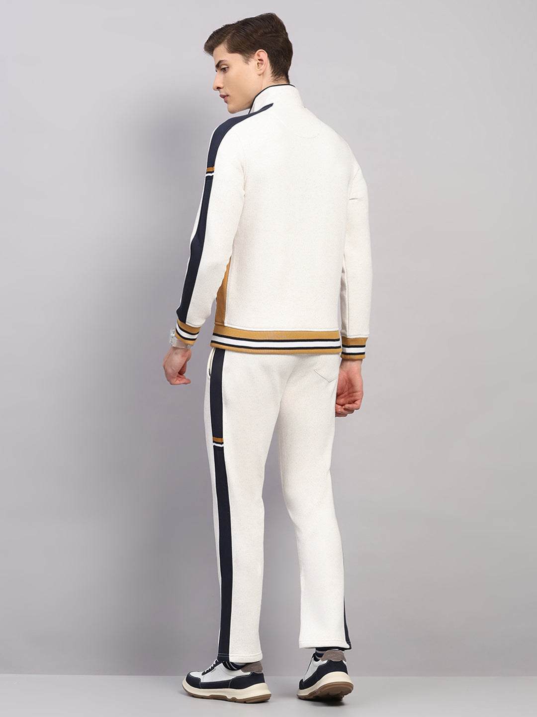 Men Camel Brown Solid Collar Full Sleeve Winter Tracksuit