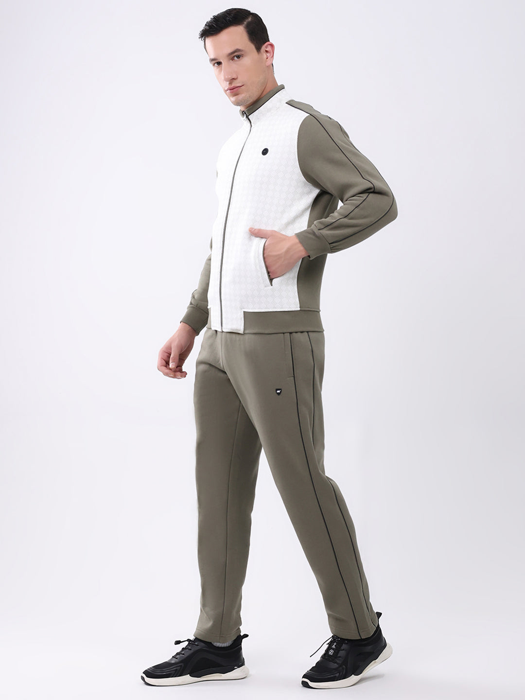 Men Green Solid Mock Neck Full Sleeve Winter Tracksuit