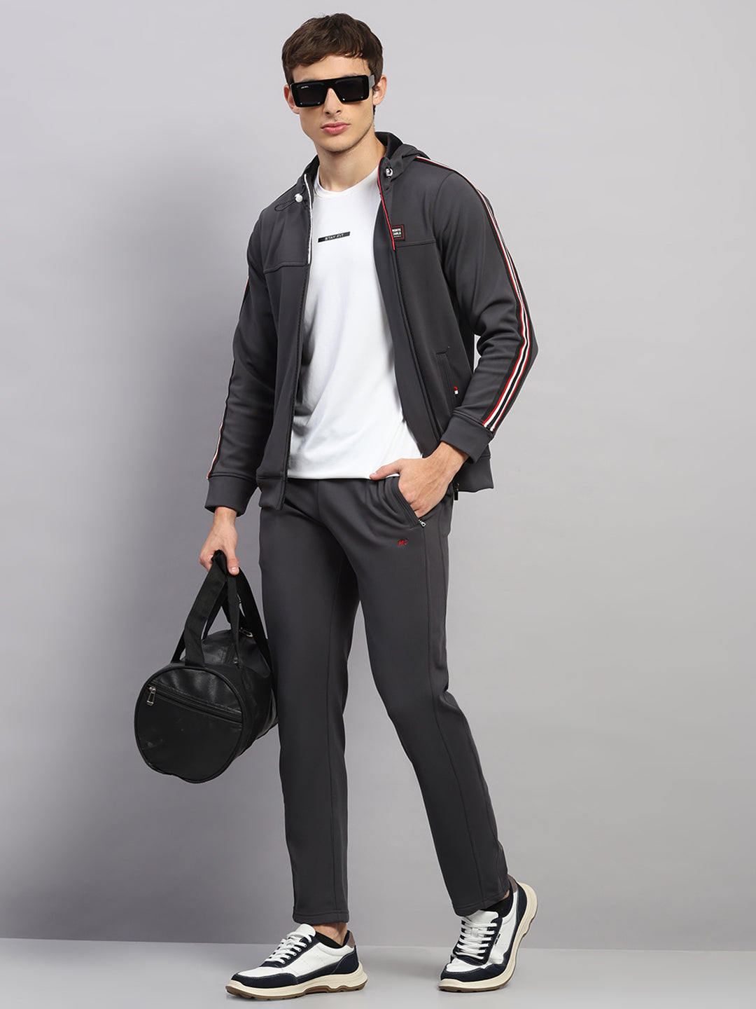 Men Black Solid Collar Full Sleeve Winter Tracksuit