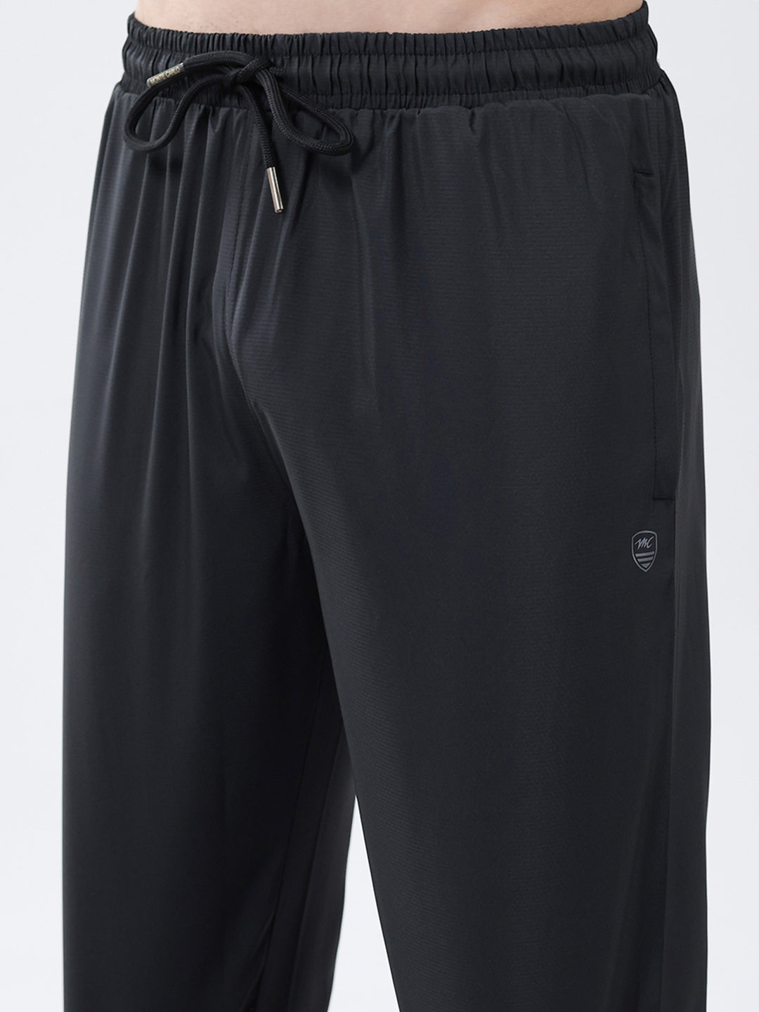 Men Black Solid Collar Full Sleeve Winter Tracksuit