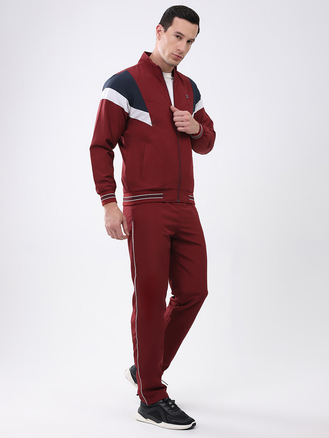 Men Maroon Solid Mock Neck Full Sleeve Winter Tracksuit