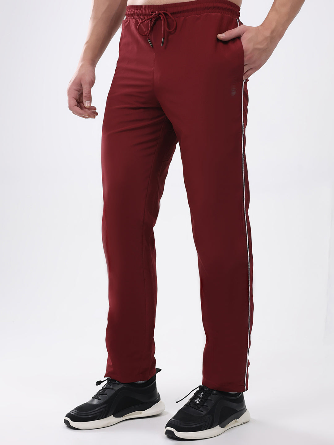 Men Maroon Solid Mock Neck Full Sleeve Winter Tracksuit