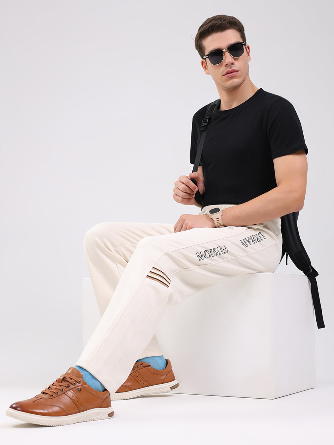 Men Beige Solid Regular Fit Winter Lower