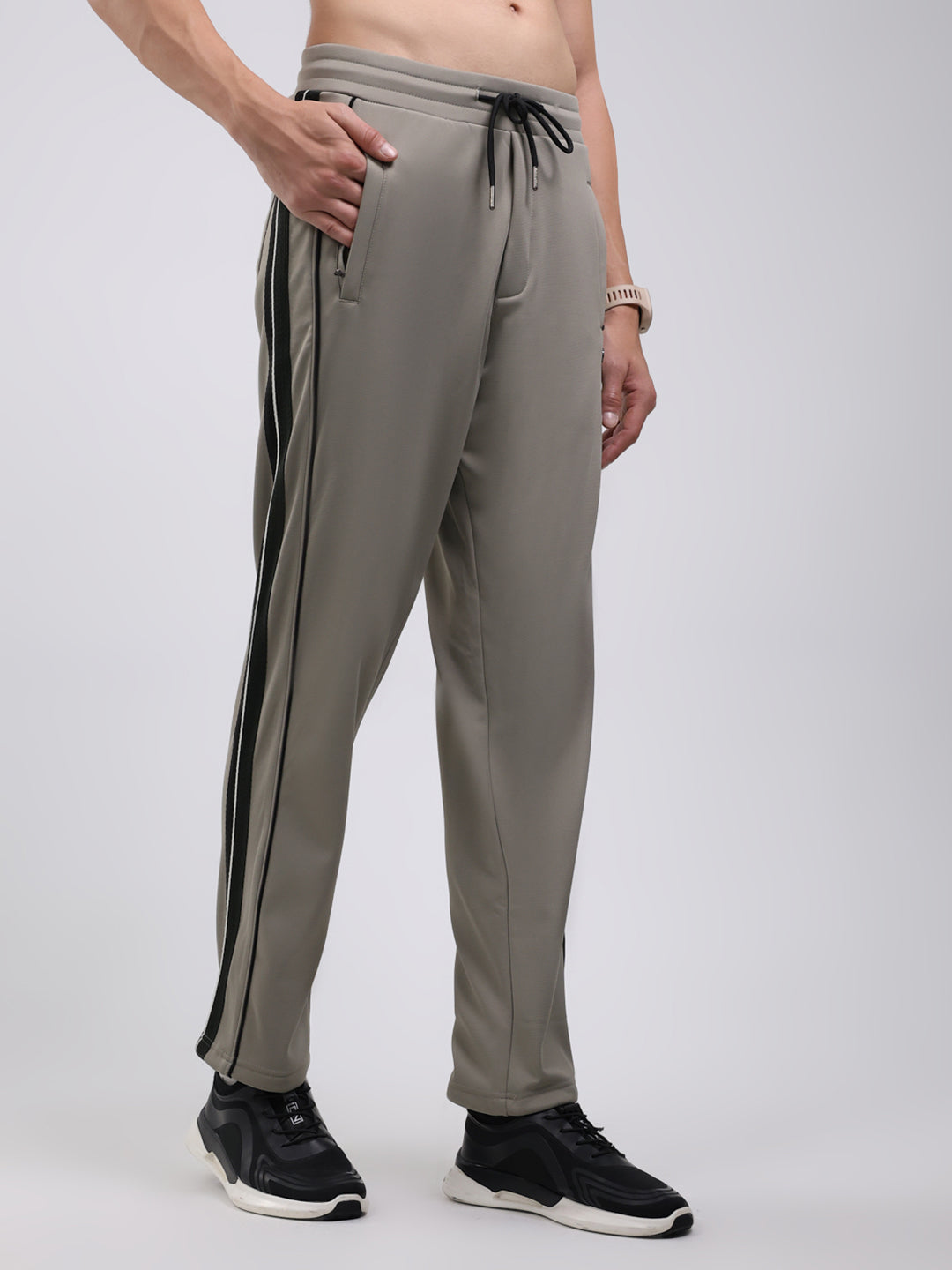 Men Green Solid Regular Fit Winter Lower