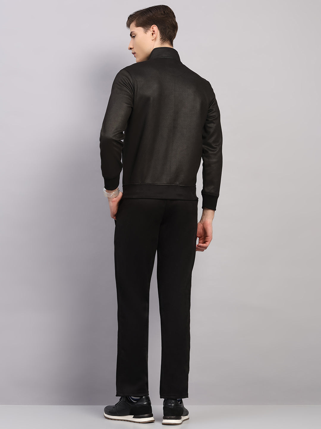 Luxuria Men Black Solid Collar Full Sleeve Winter Tracksuit