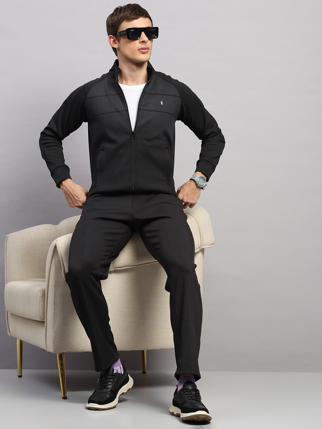 Luxuria Men Black Solid Collar Full Sleeve Winter Tracksuit