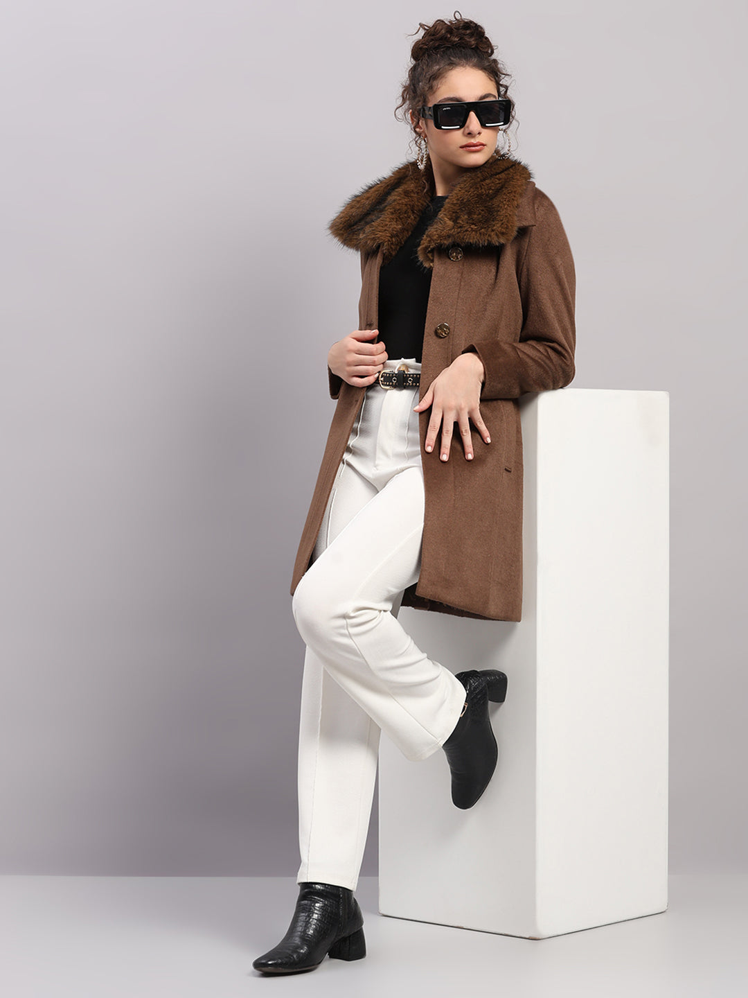 Women Camel Brown Solid Collar Full Sleeve Coat