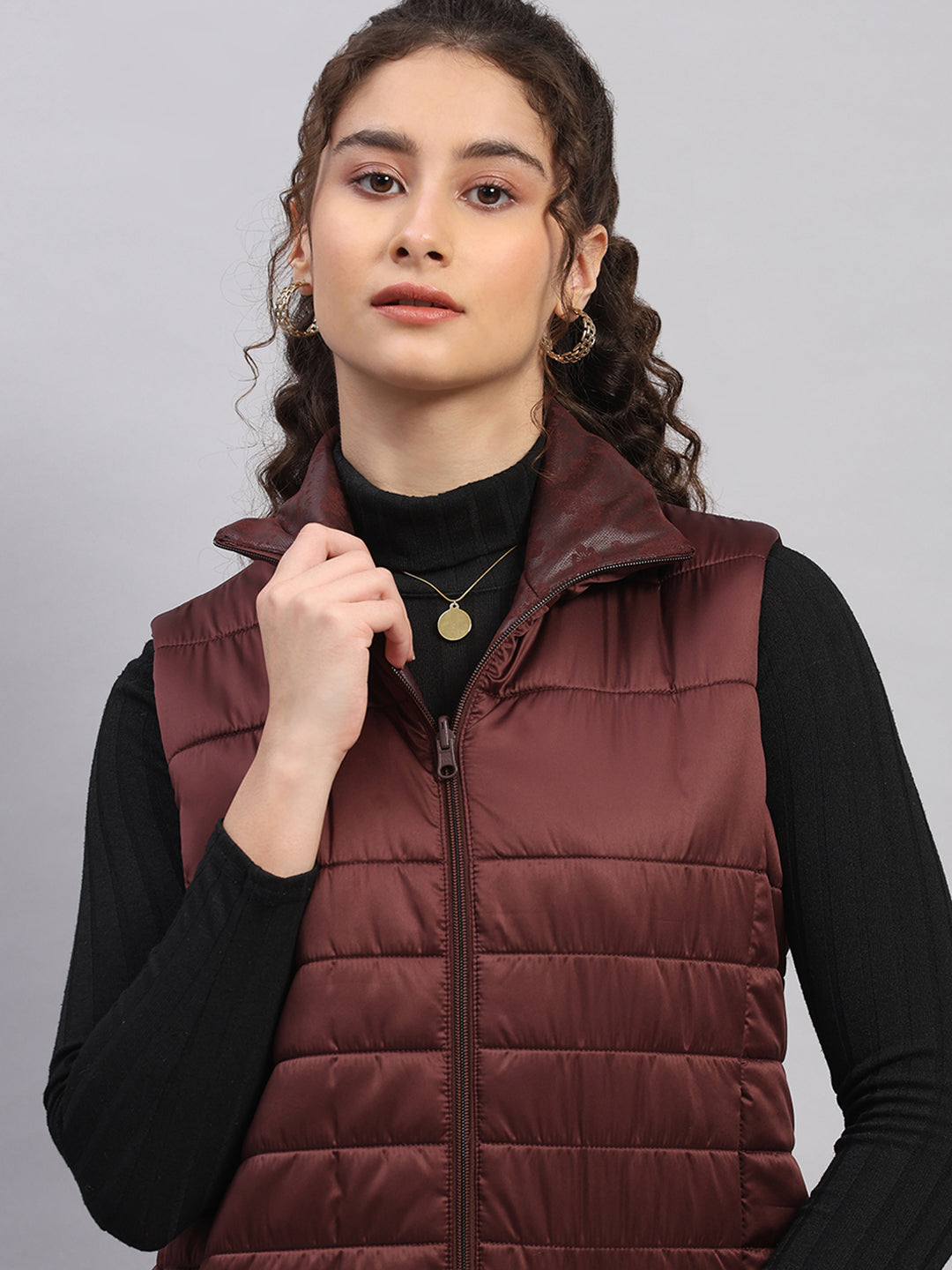 Women Burgundy Solid Collar Sleeveless Jacket