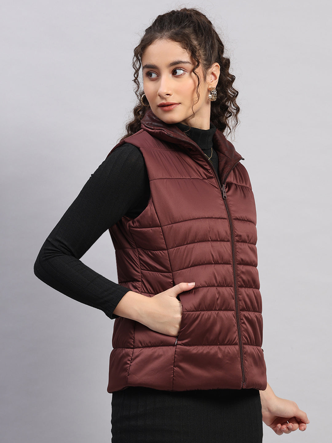 Women Burgundy Solid Collar Sleeveless Jacket