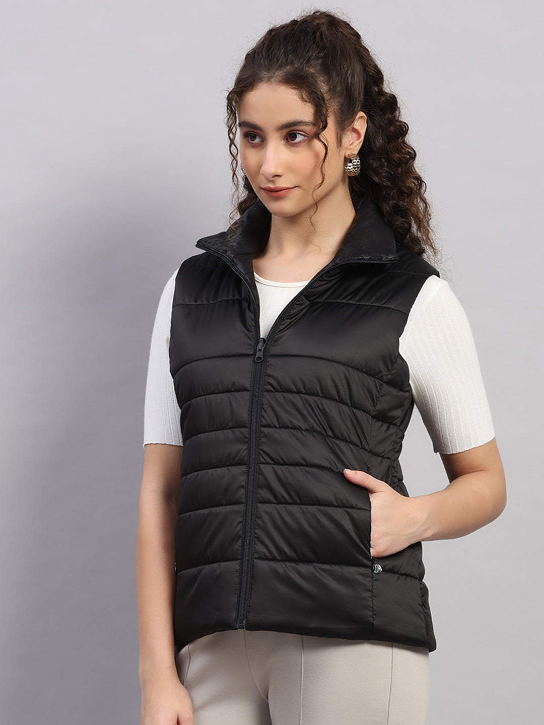Women Black Solid Collar Sleeveless Jacket