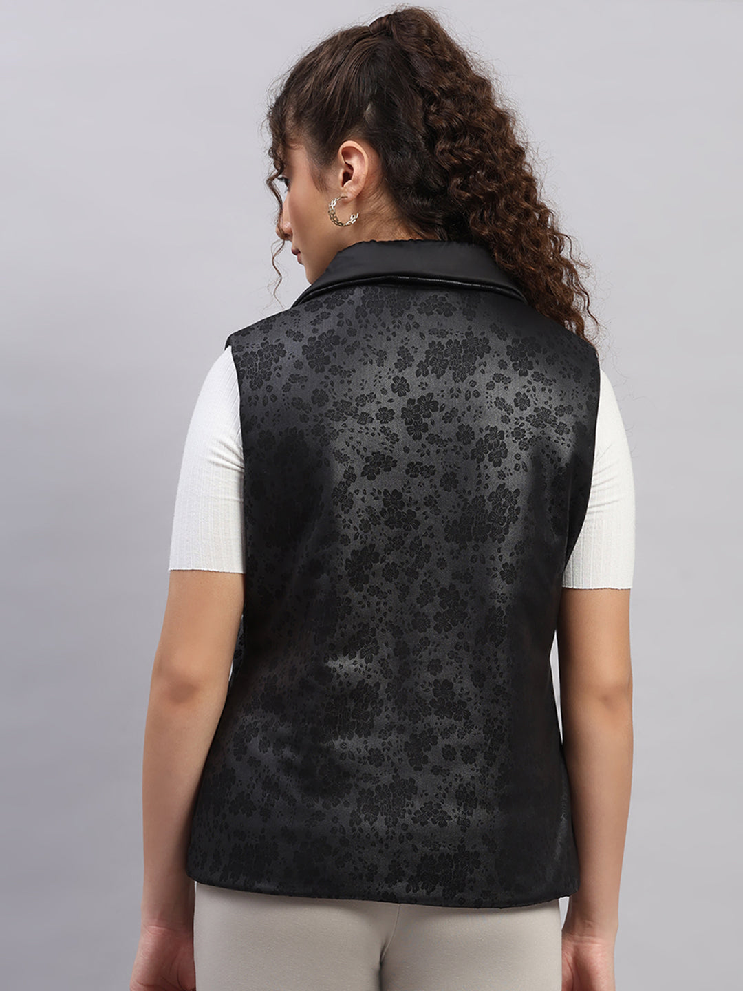 Women Black Solid Collar Sleeveless Jacket