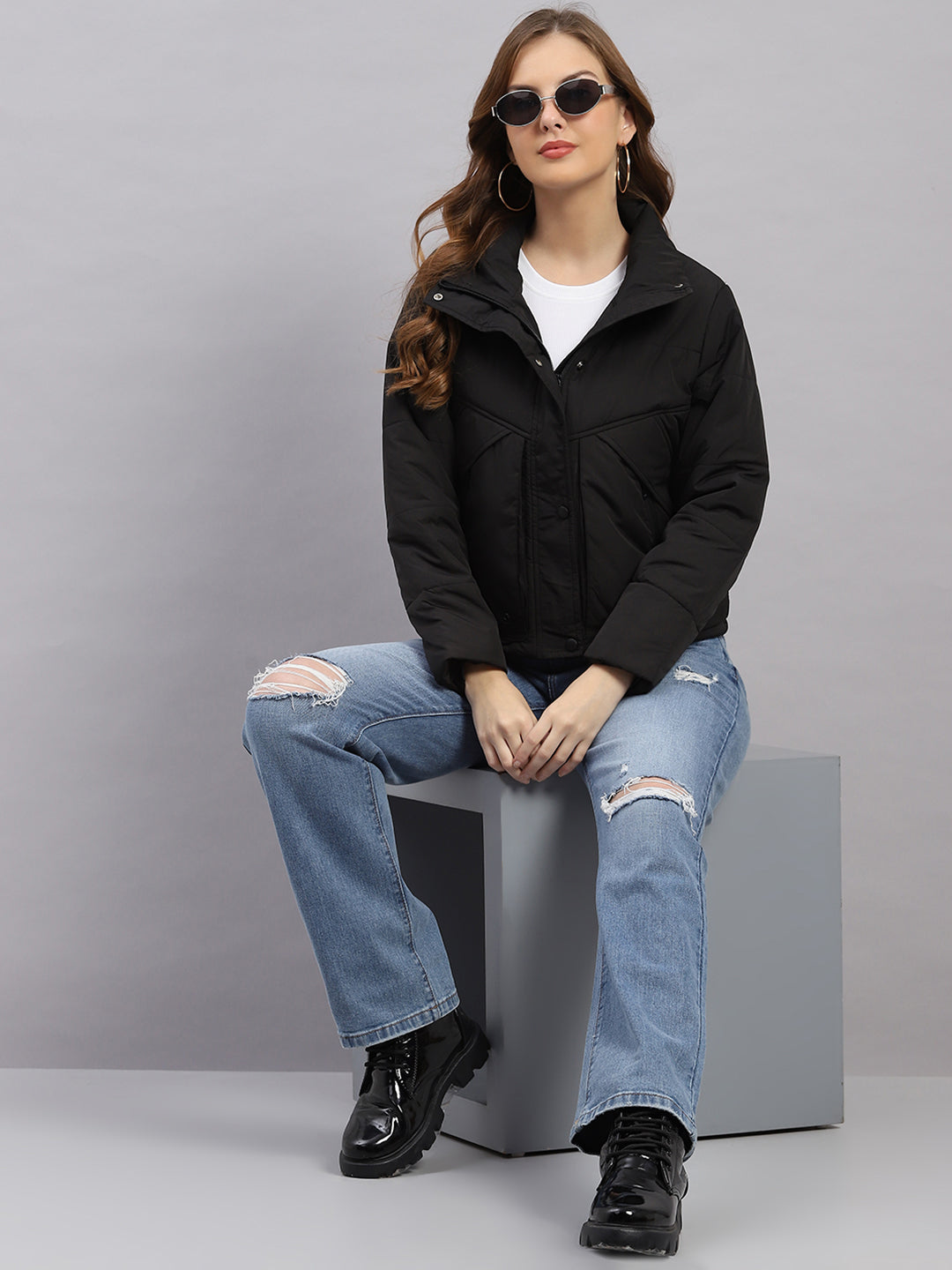 Women Black Solid Collar Full Sleeve Jacket