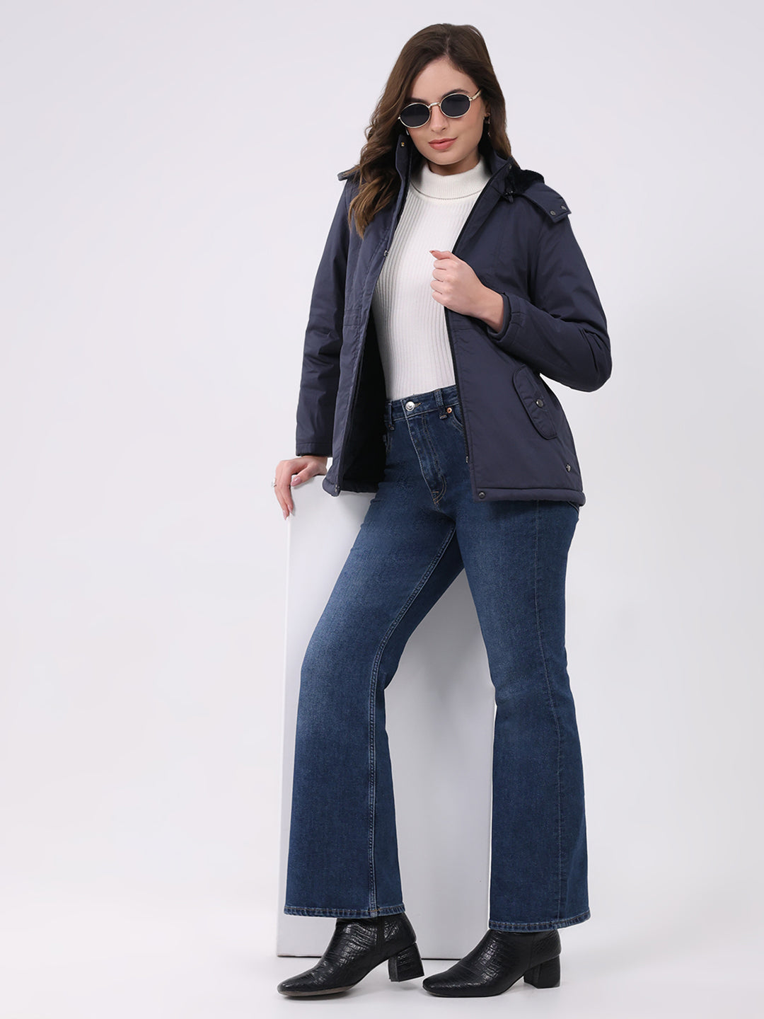Women Navy Blue Solid Hooded Full Sleeve Jacket