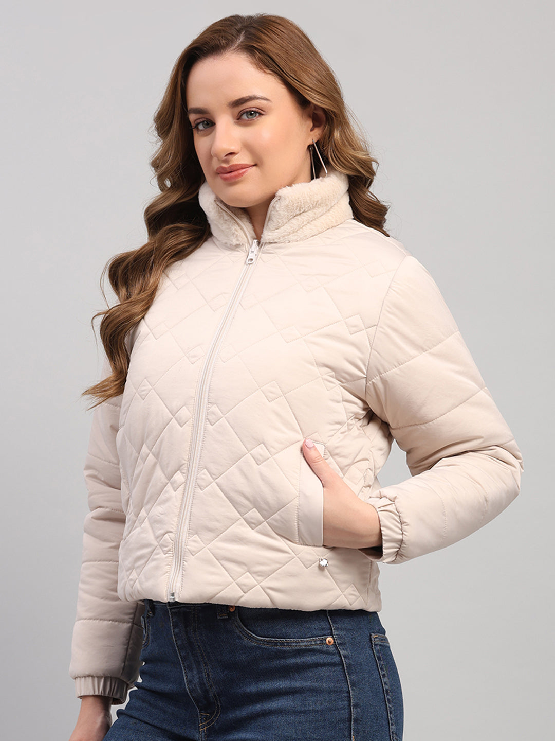 Women Off White Solid Collar Full Sleeve Reversible Jacket