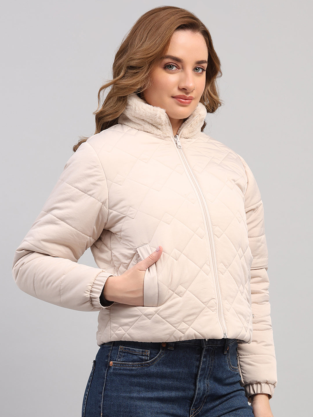 Women Off White Solid Collar Full Sleeve Reversible Jacket