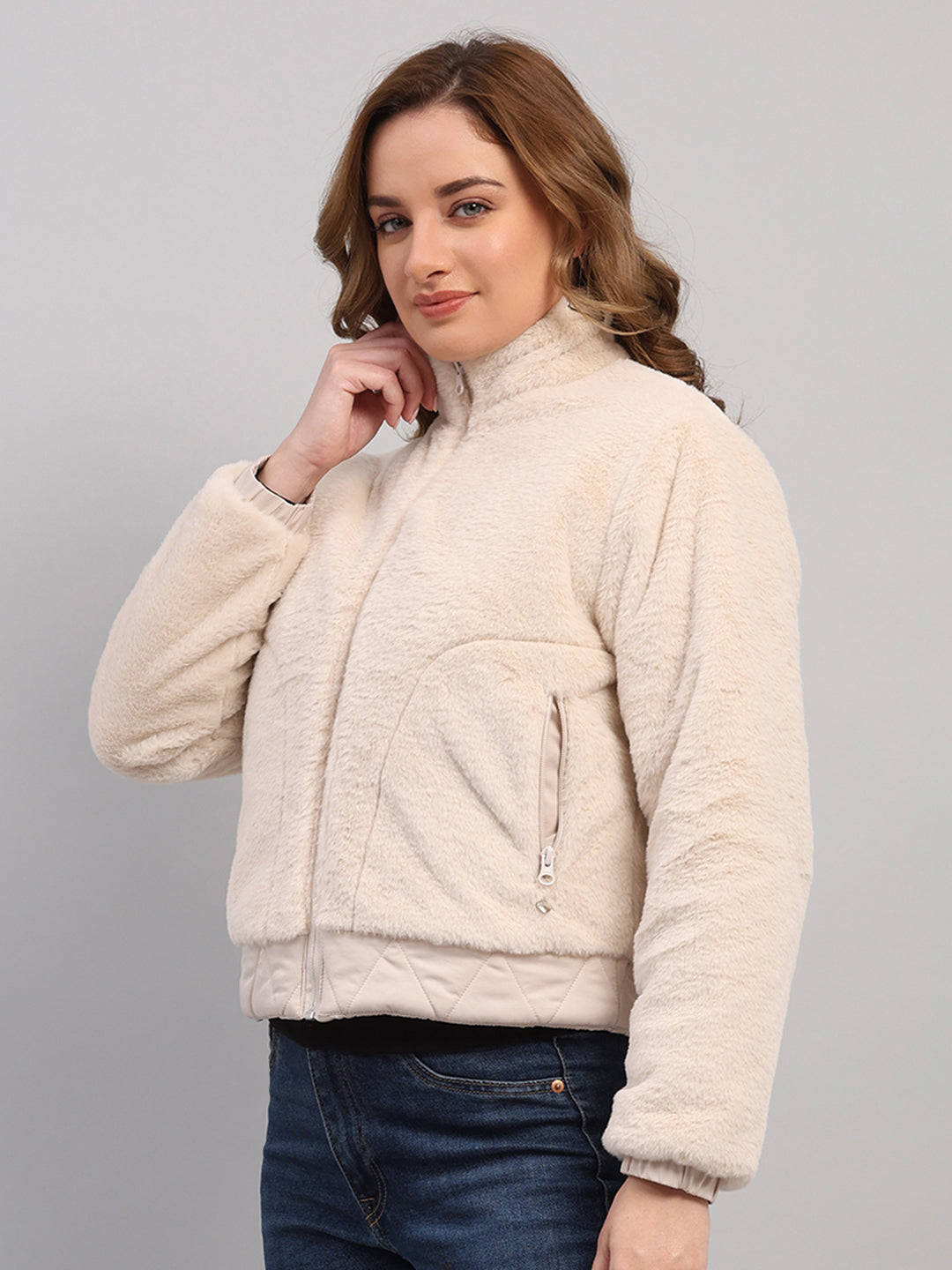 Women Off White Solid Collar Full Sleeve Reversible Jacket