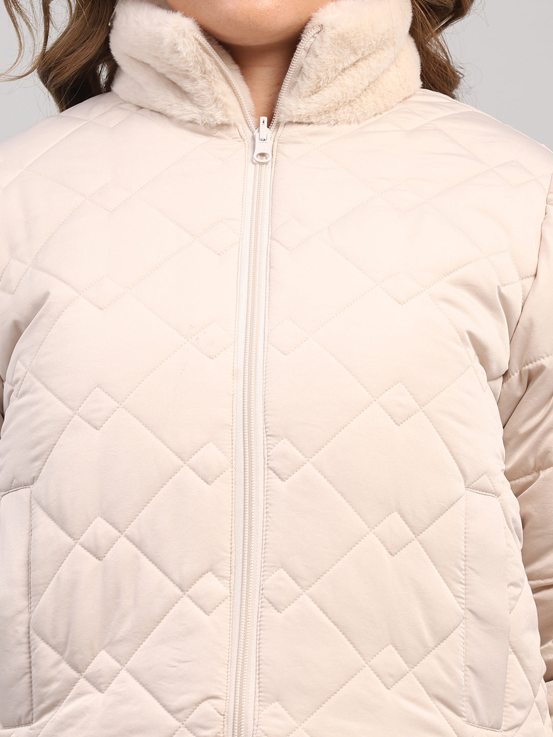 Women Off White Solid Collar Full Sleeve Reversible Jacket