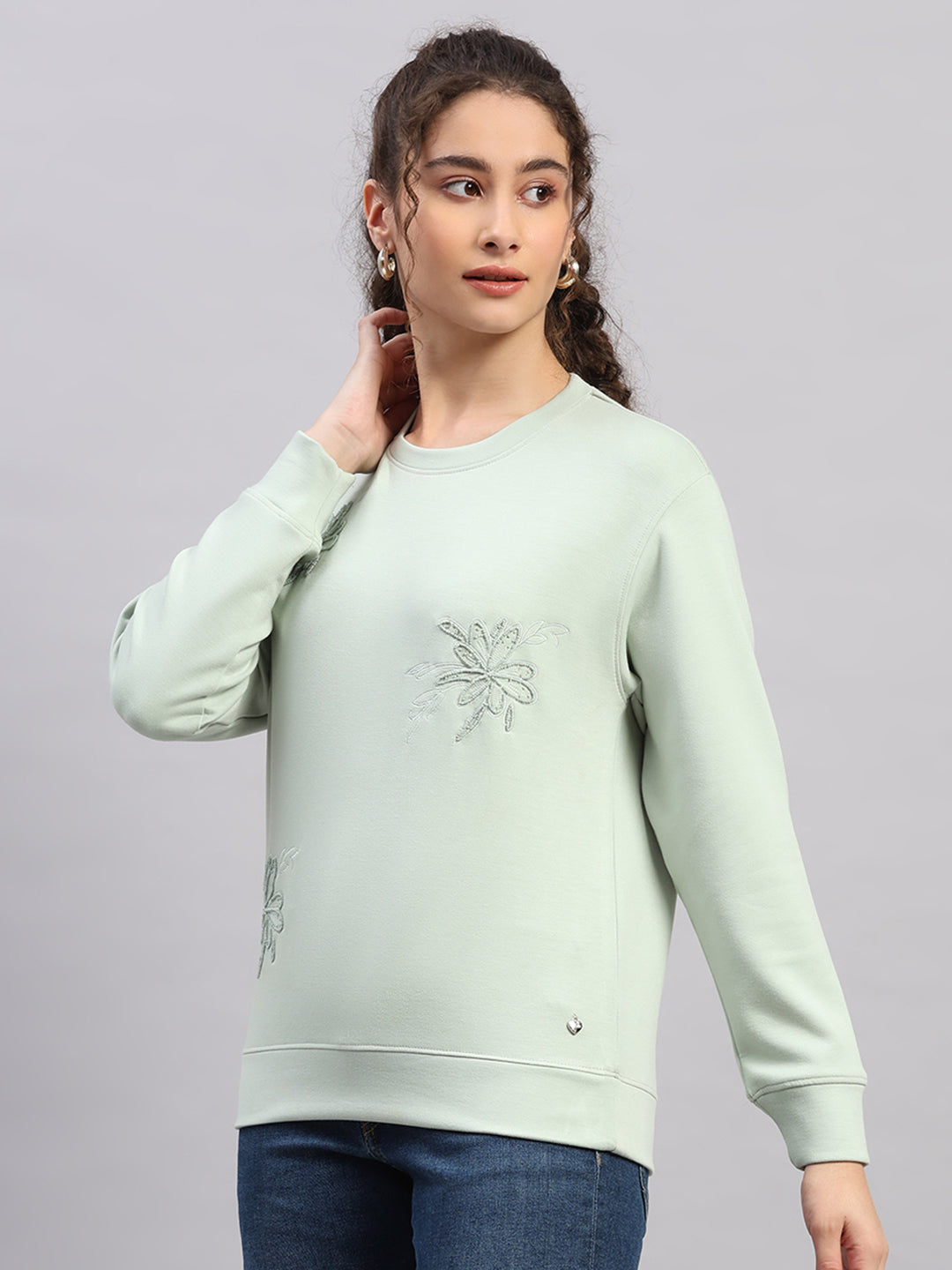 Women Green Embroidered Round Neck Full Sleeve Sweatshirt