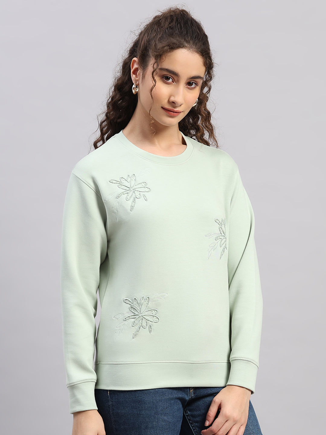 Women Green Embroidered Round Neck Full Sleeve Sweatshirt