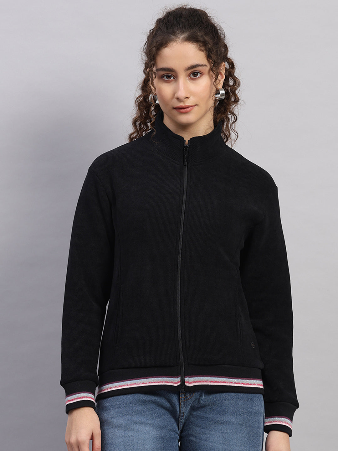 Women Black Solid Round Neck Full Sleeve Sweatshirt