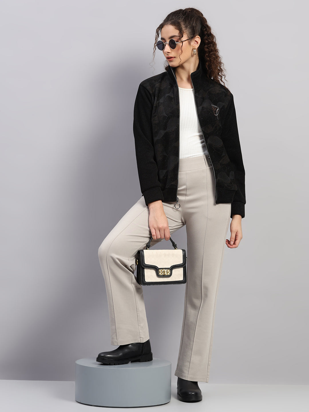 Women Black Printed Round Neck Full Sleeve Sweatshirt