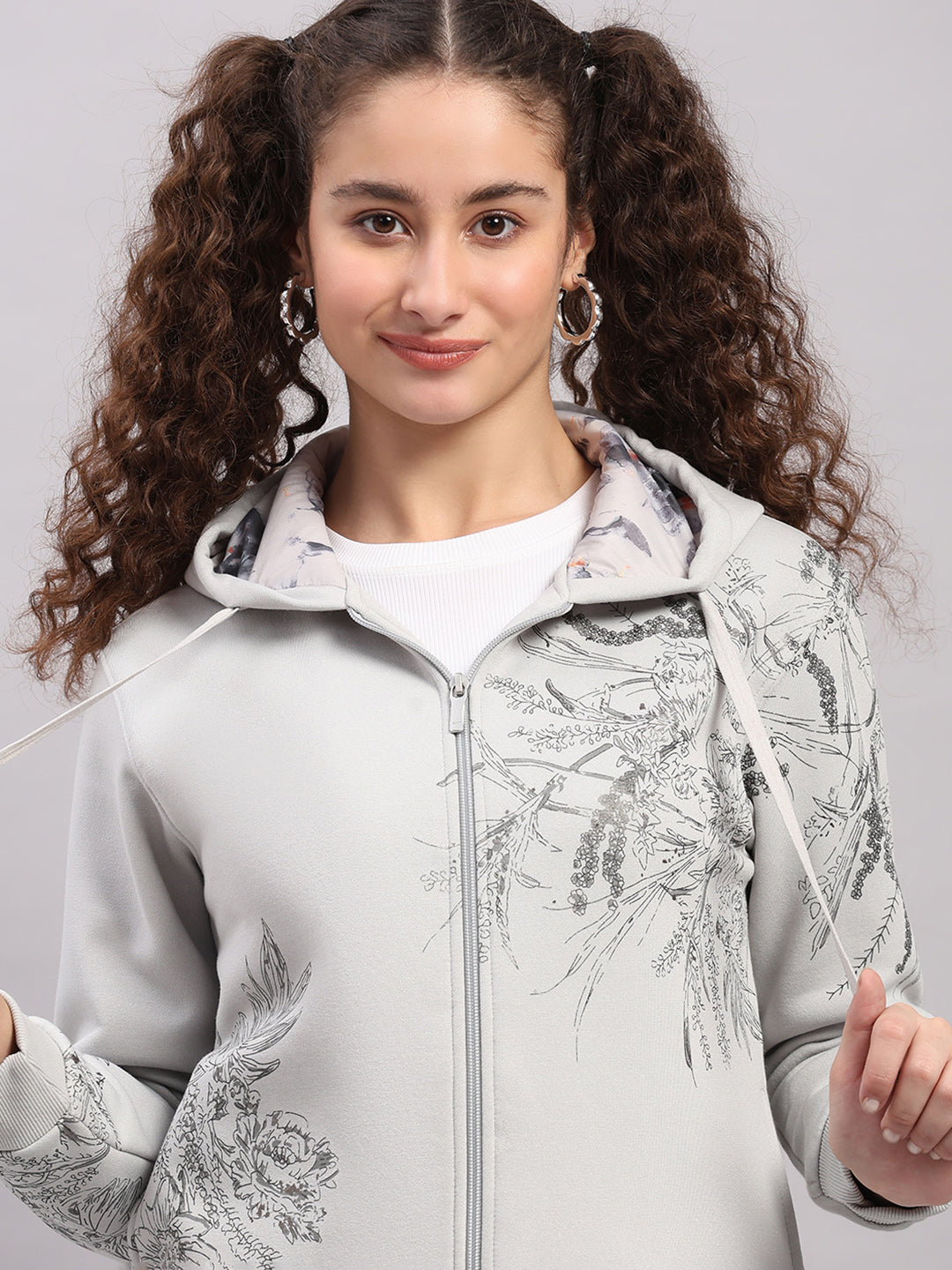 Women Grey Printed Hooded Full Sleeve Sweatshirt
