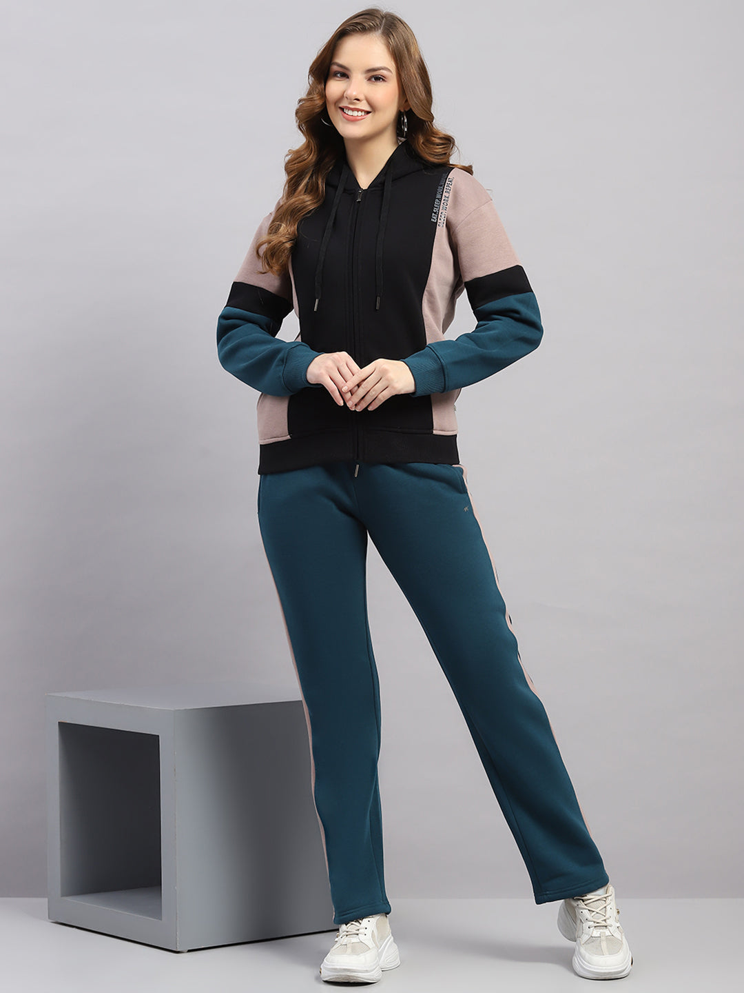 Women Black Printed Hooded Full Sleeve Winter Tracksuit