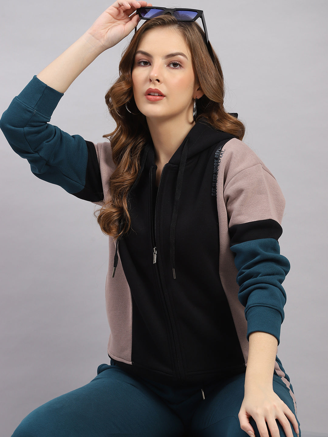 Women Black Printed Hooded Full Sleeve Winter Tracksuit