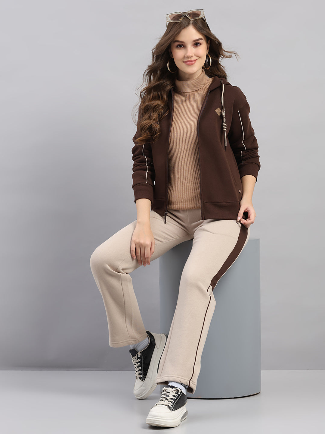 Women Brown Solid Hooded Full Sleeve Winter Tracksuit