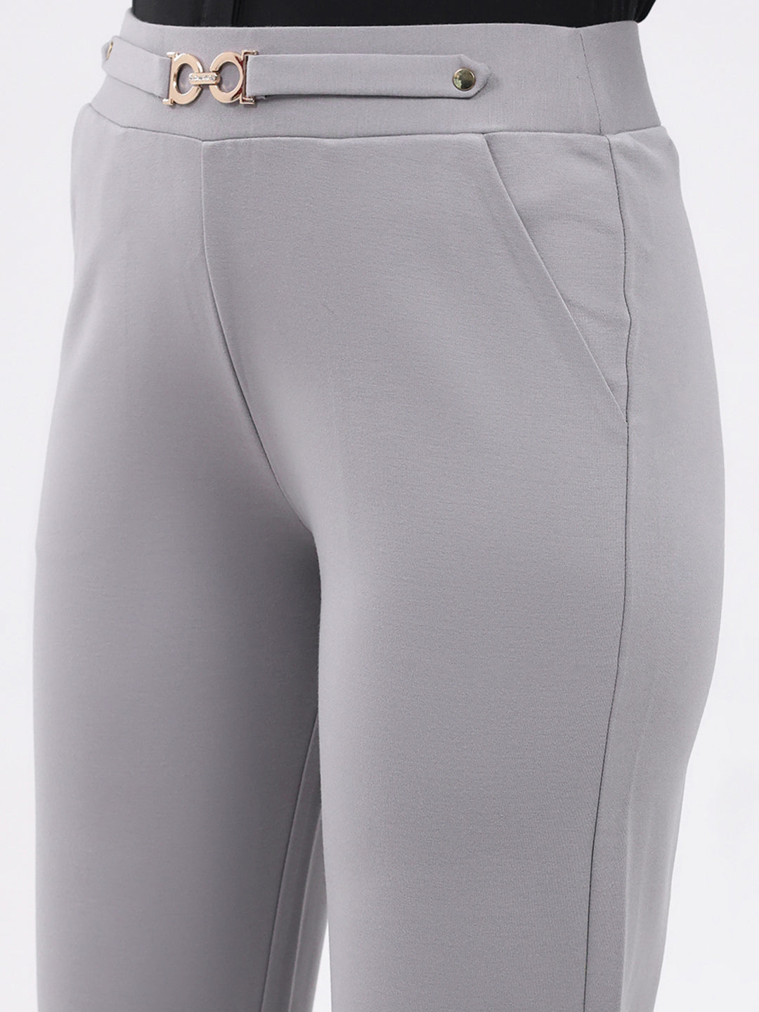 Women Grey Solid Regular Fit Jegging