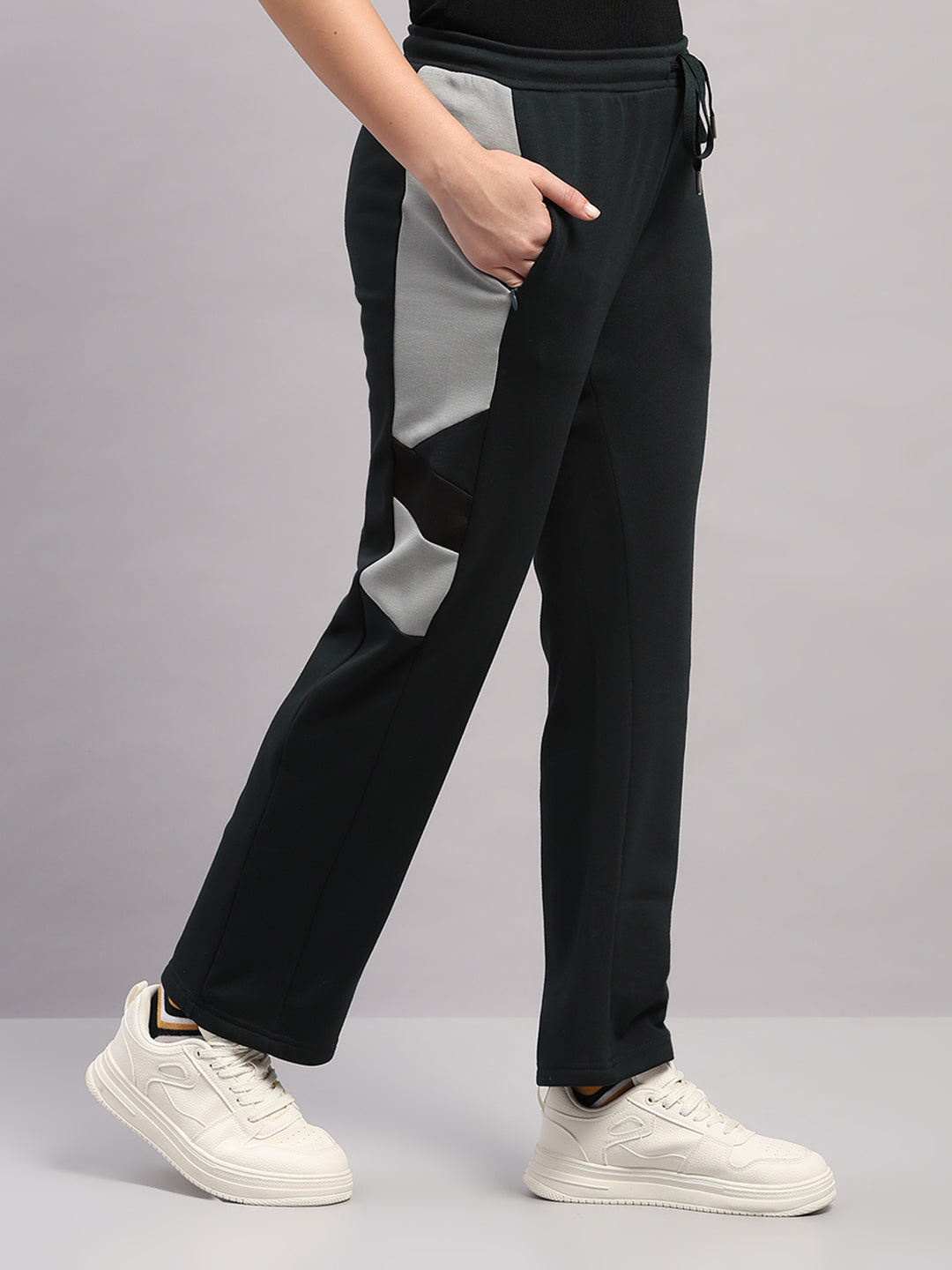 Women Dark Green Solid Regular Fit Winter Lower