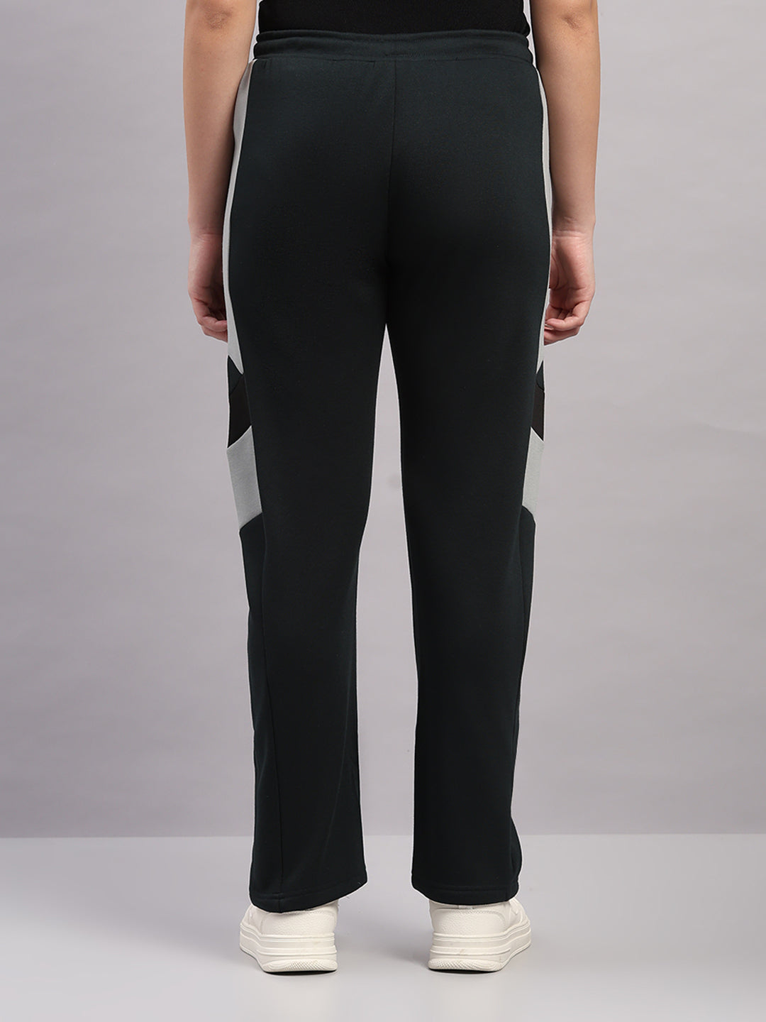 Women Dark Green Solid Regular Fit Winter Lower