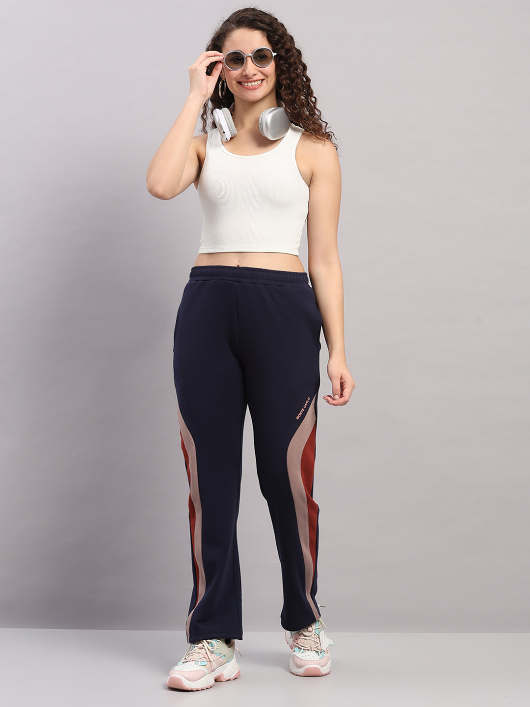 Women Navy Blue Solid Regular Fit Winter Lower