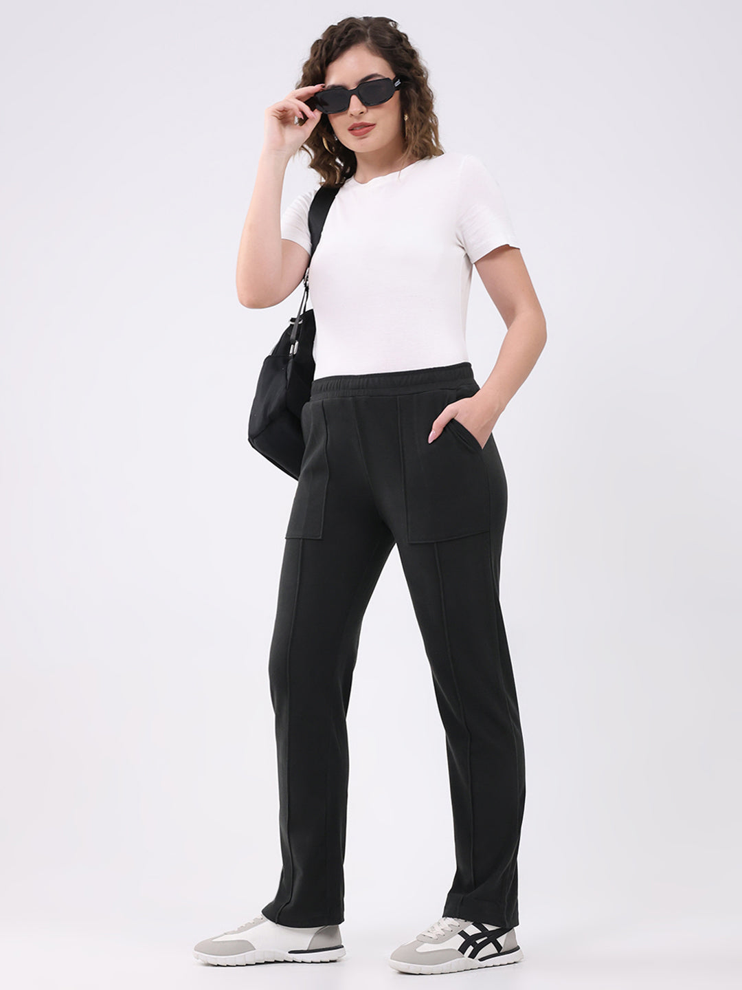 Women Dark Green Solid Regular Fit Winter Lower