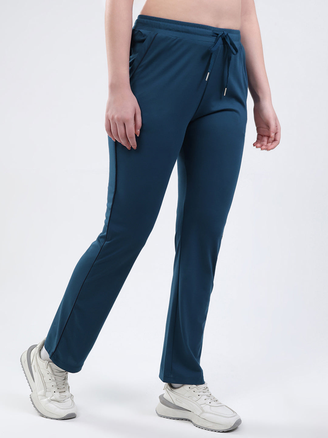 Women Dark Blue Solid Regular Fit Winter Lower