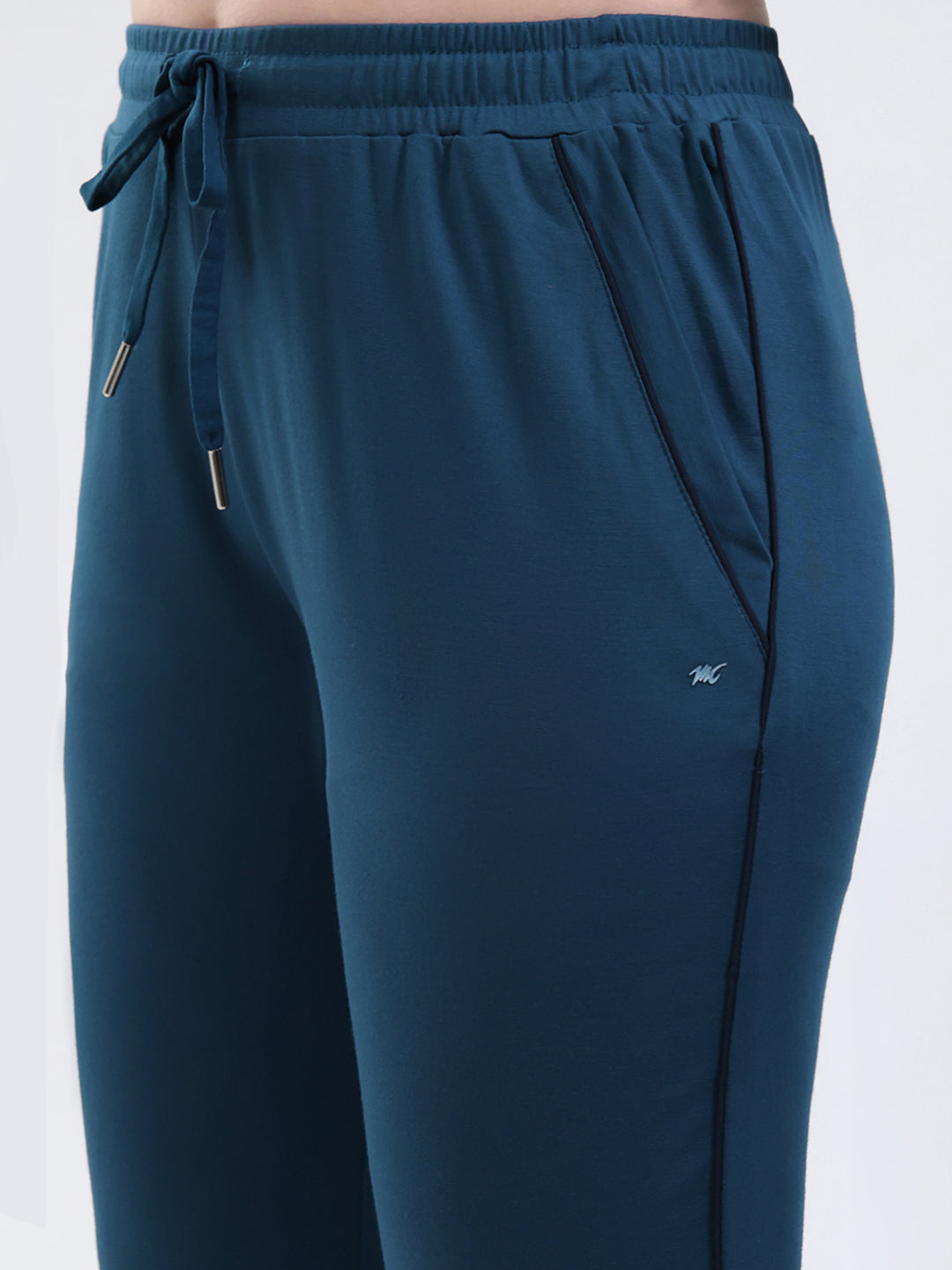 Women Dark Blue Solid Regular Fit Winter Lower