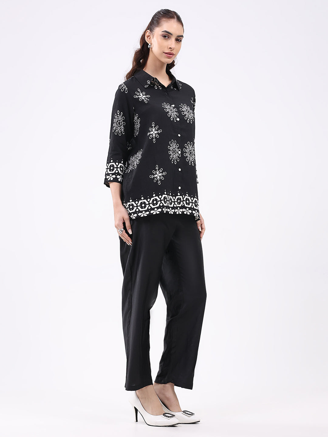 Women Black Printed Collar 3/4th Sleeve Cords Set