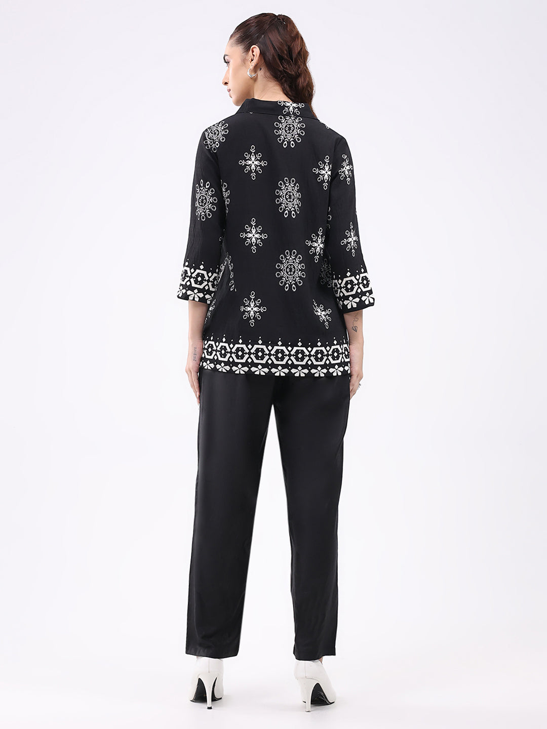 Women Black Printed Collar 3/4th Sleeve Cords Set