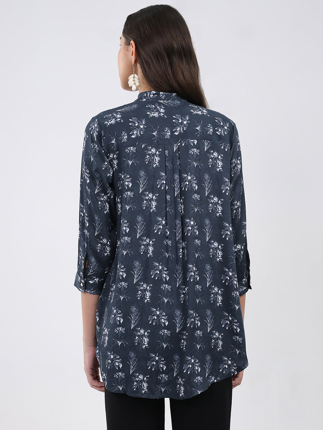 Women Grey Printed Round Neck 3/4th Sleeve Winter Kurti