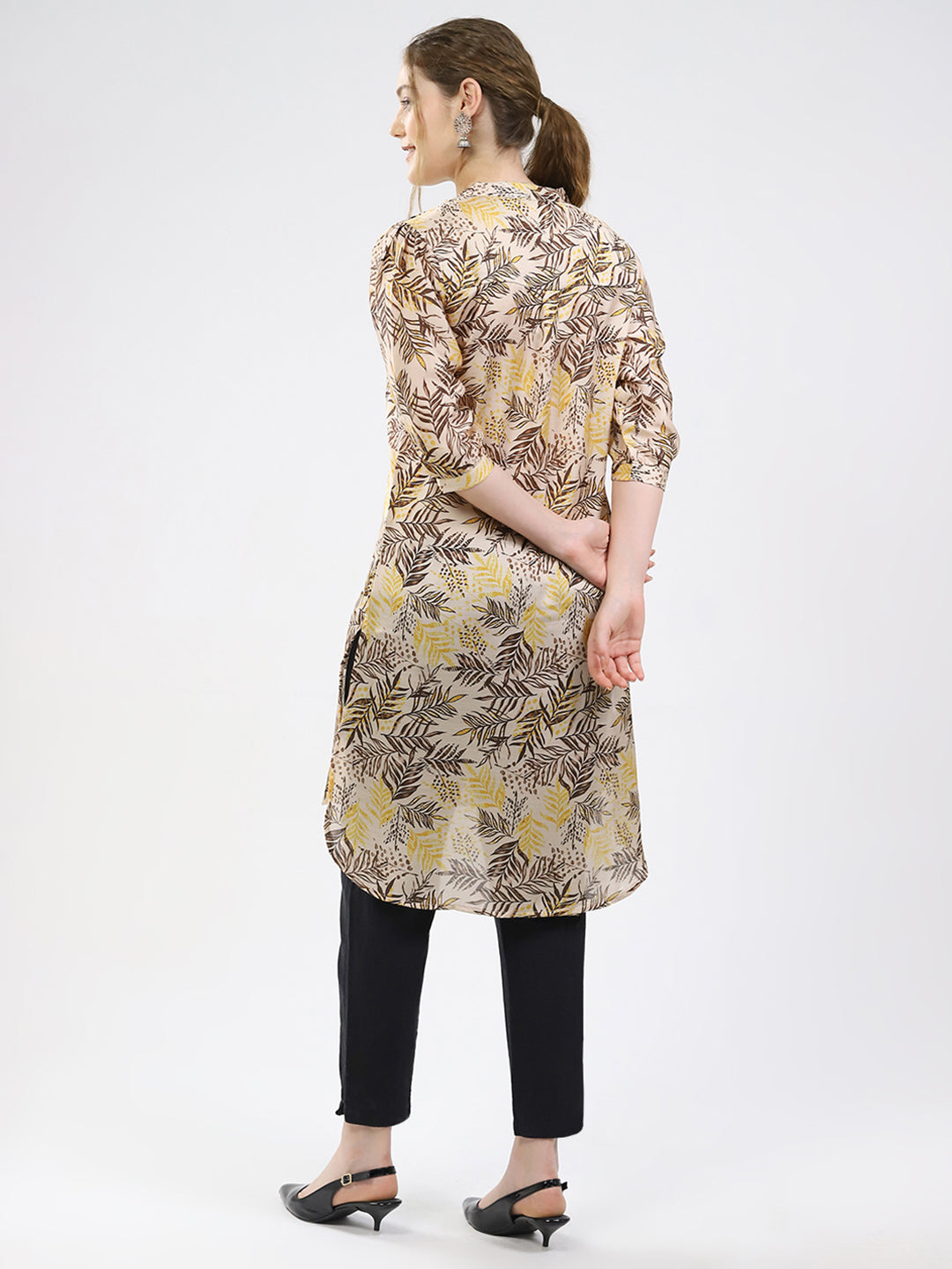 Women Beige Printed Round Neck 3/4th Sleeve Winter Kurti